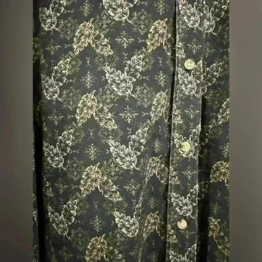 Men’s Natural Issue Button Down - Picture 2 of 6